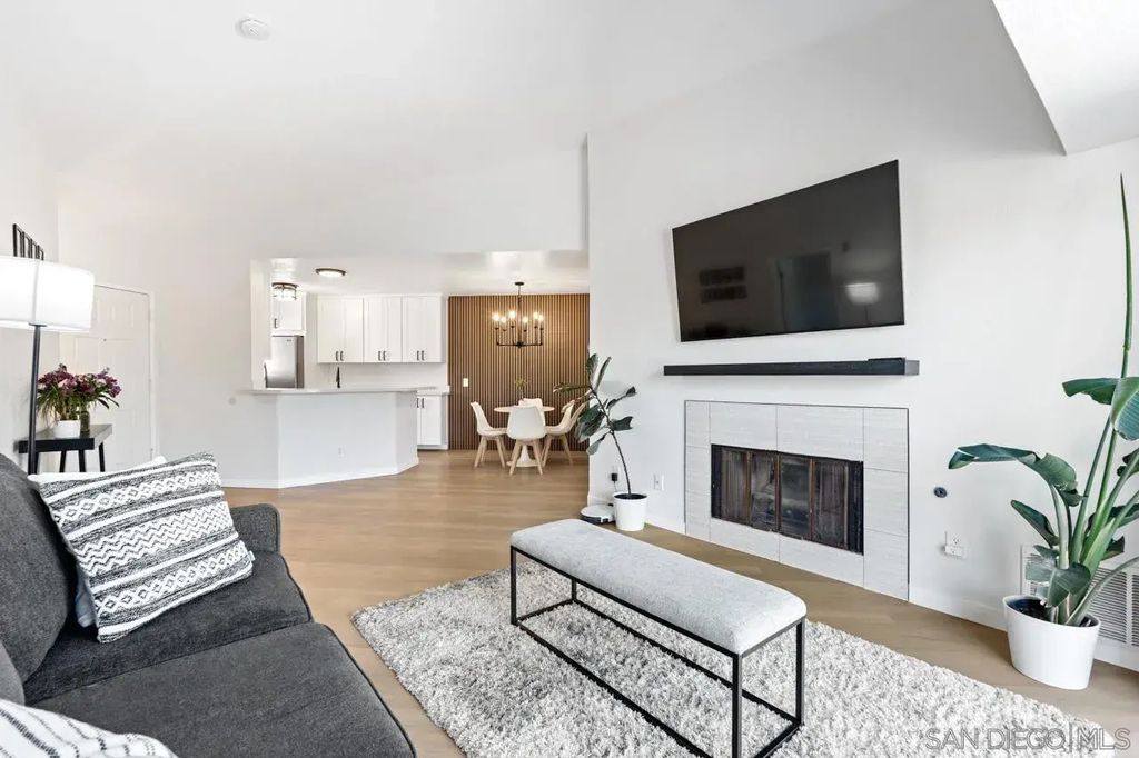 7048 Camino Degrazia 237, San Diego