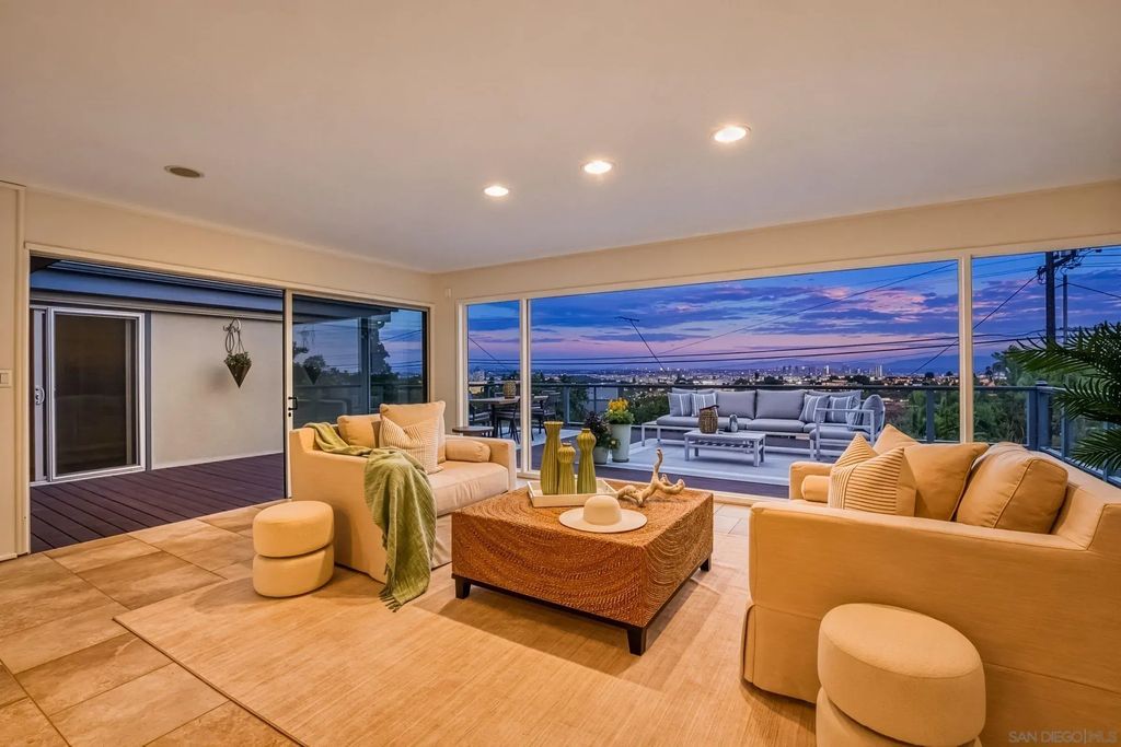 1115 Savoy St, POINT LOMA