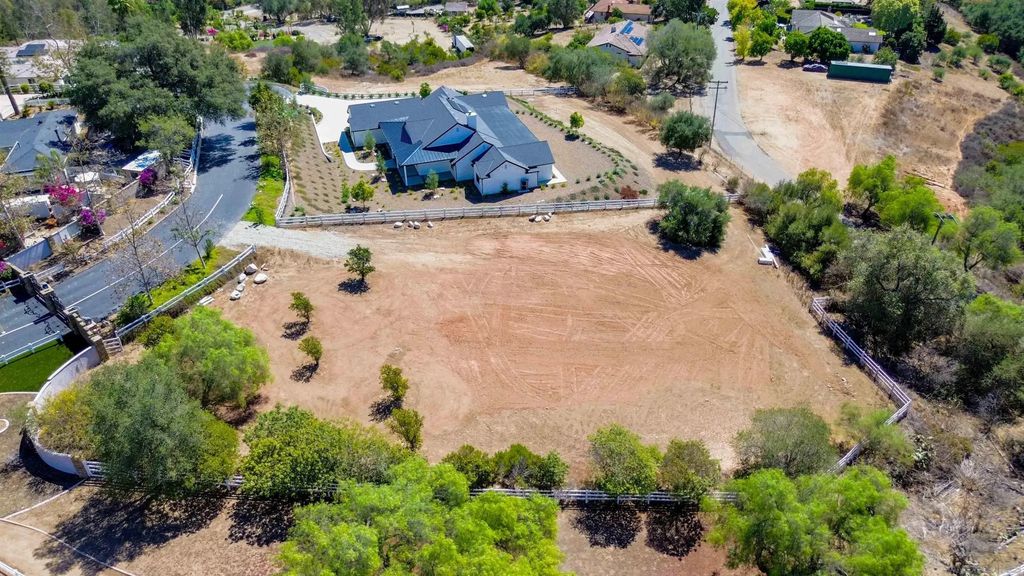 6100 Twin Country Lane 1, Fallbrook