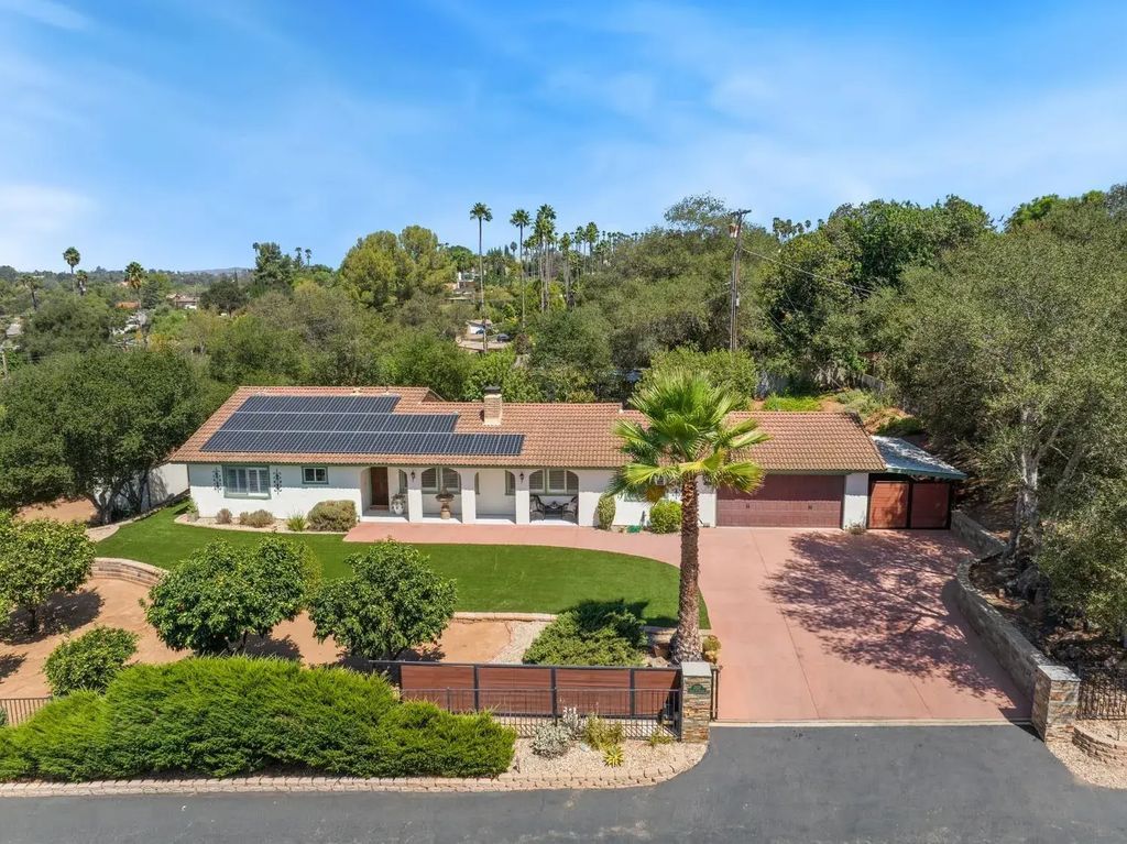 2826 Calle De Malibu, Escondido