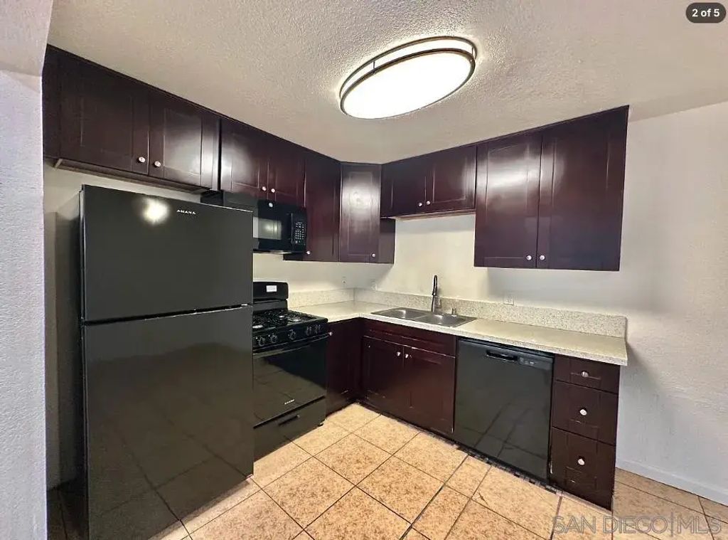 9360 San Diego 3, Spring Valley