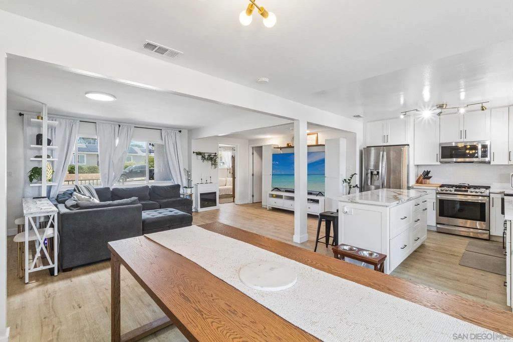 9239 Bellagio Rd, Santee