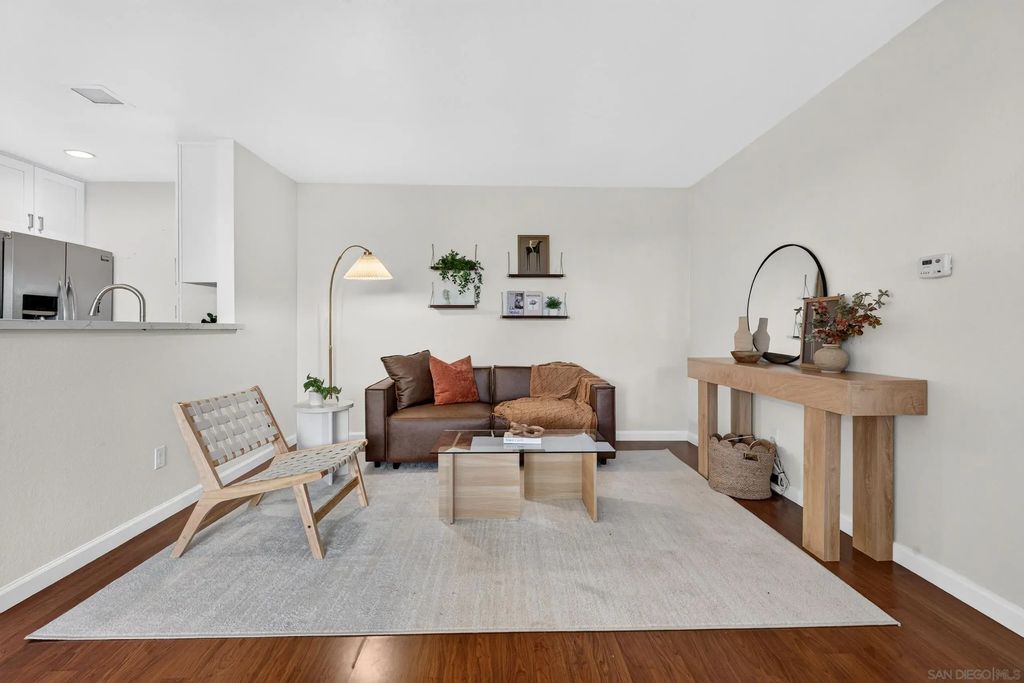 13059 Wimberly Sq 125, Stoneybrook (747)