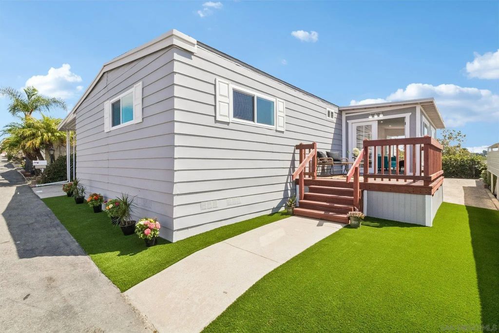 243 Havenview Lane, Oceanside