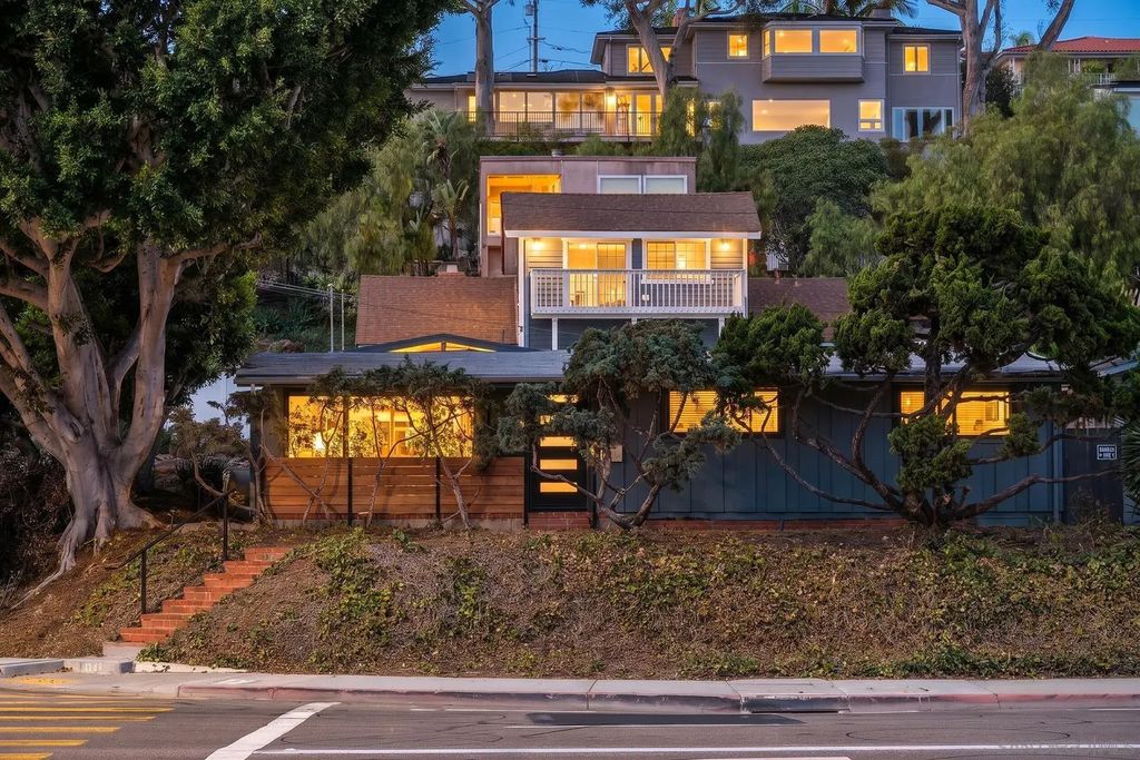 2204 Rosecrans St, POINT LOMA