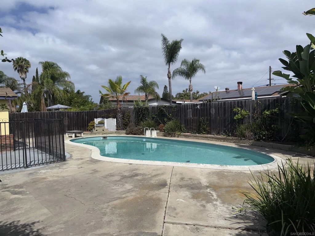 4670 Mount Etna, CLAIREMONT