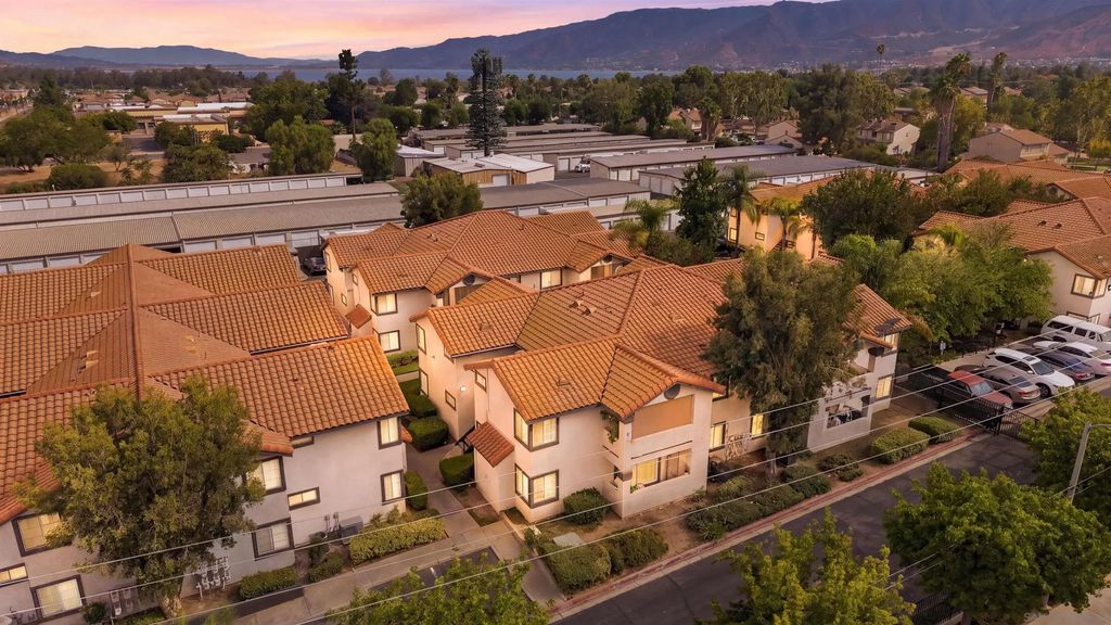 16377 Lakeshore Dr. 2f, Lake Elsinore
