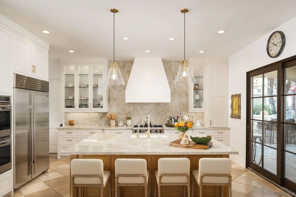 1040 Crest Dr, Encinitas