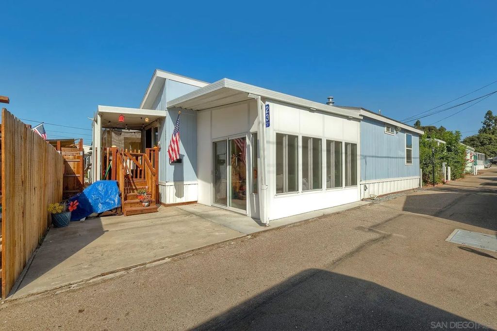 7495 Oakland Rd 23, La Mesa