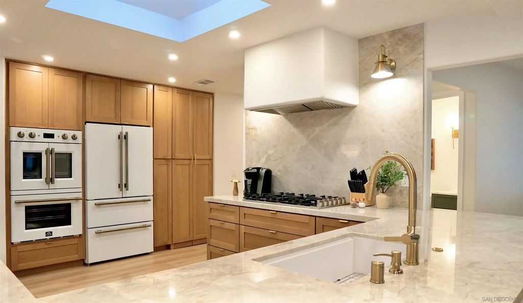 4242 Avenida Gregory, Spring Valley