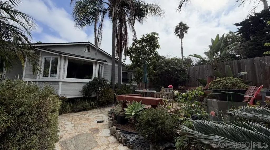 4548 Point Loma Ave, POINT LOMA