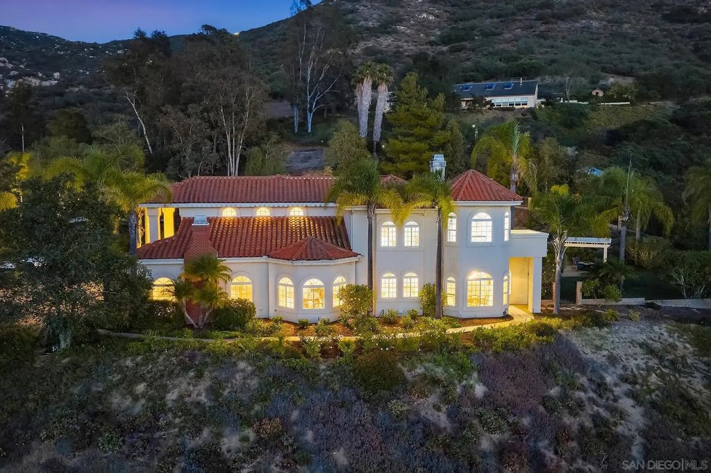18151 Old Coach Rd, Poway