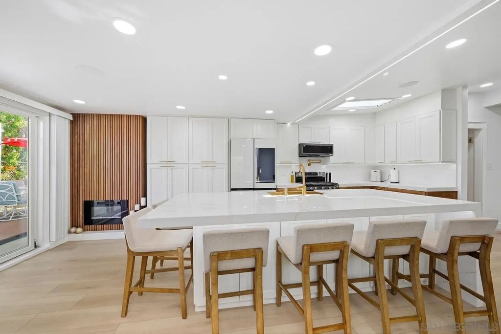 4951 Dawne, CLAIREMONT