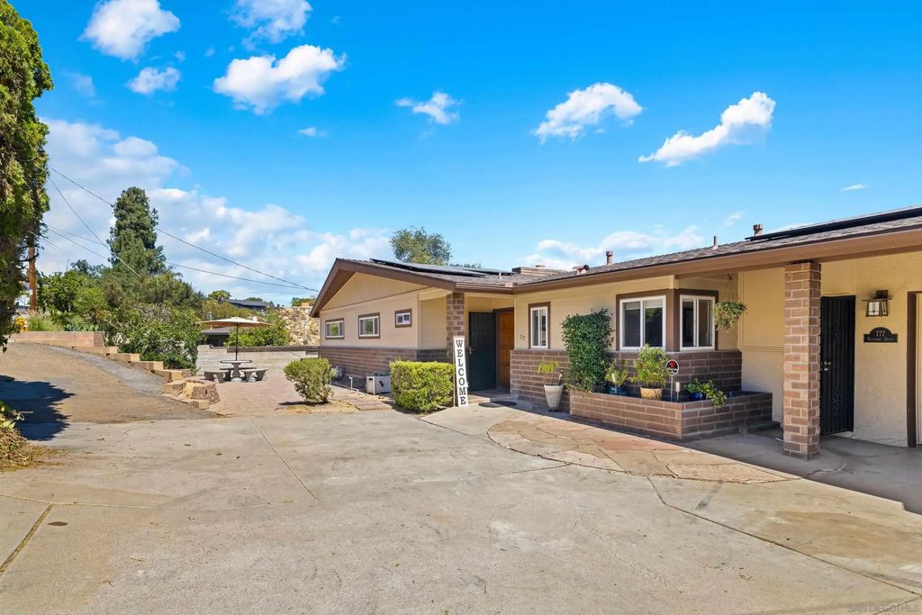 777 Hacienda Dr, El Cajon