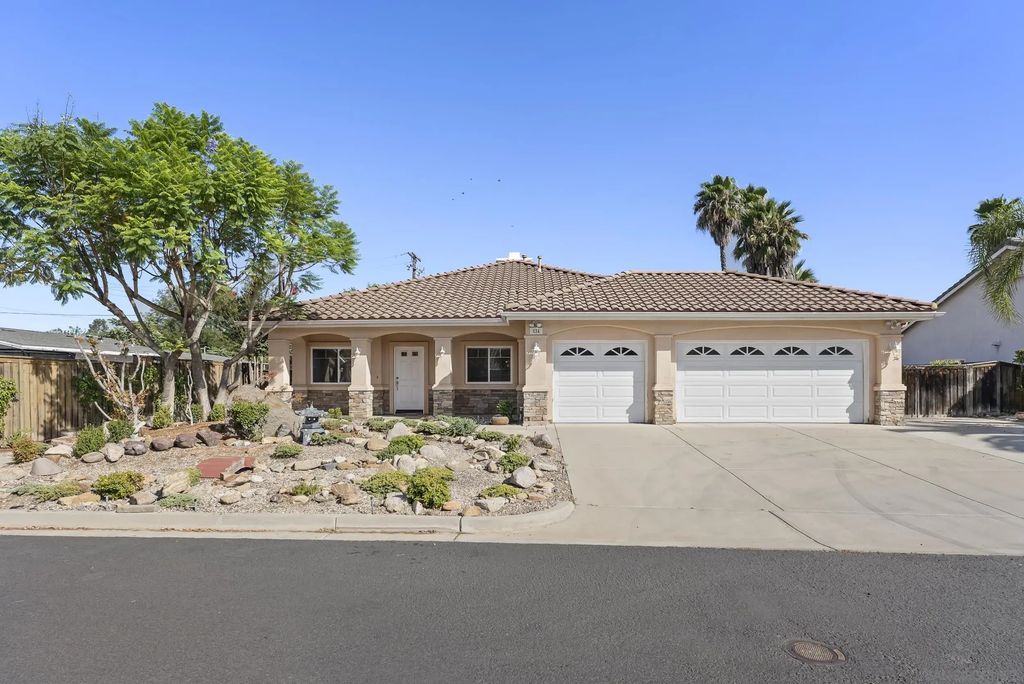 634 W Vermont, Escondido