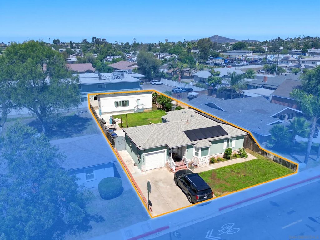 7560 Normal Ave, La Mesa