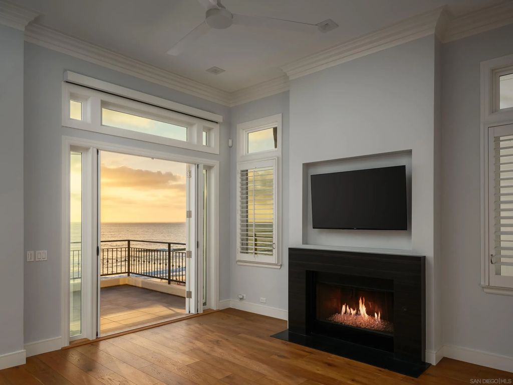 6911 Neptune Pl, La Jolla