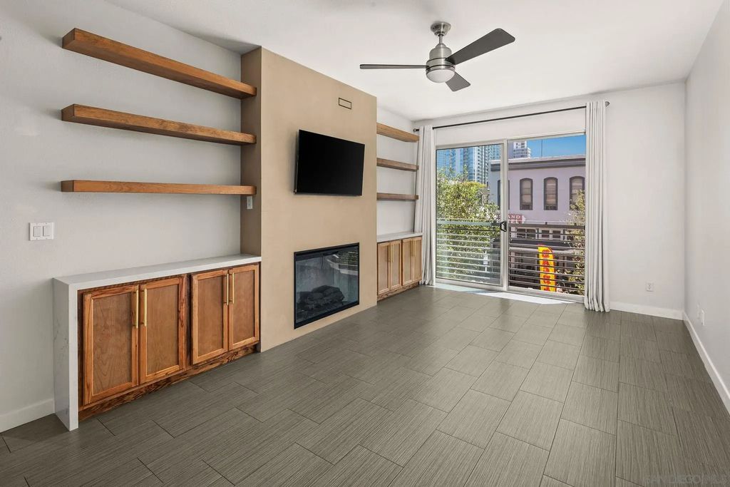 445 Island 321, Downtown Area (DOWN)