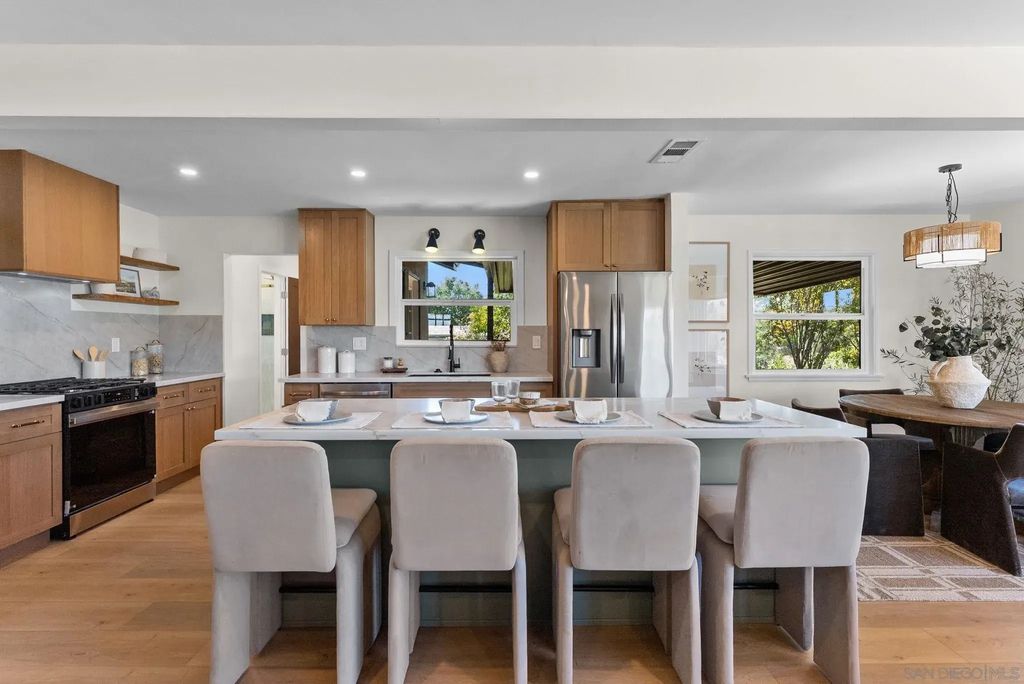 10765 Lupin, La Mesa
