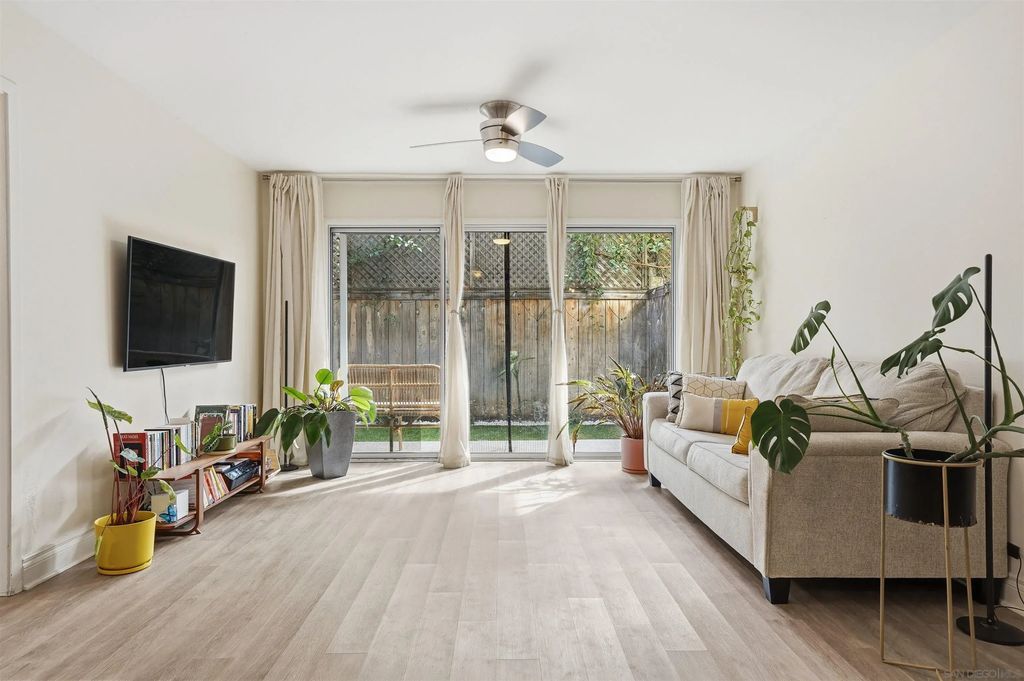 3815 3rd 14, Hillcrest (HC)