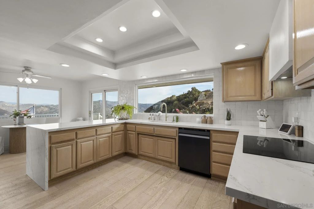 1721 Wild Acres, Vista