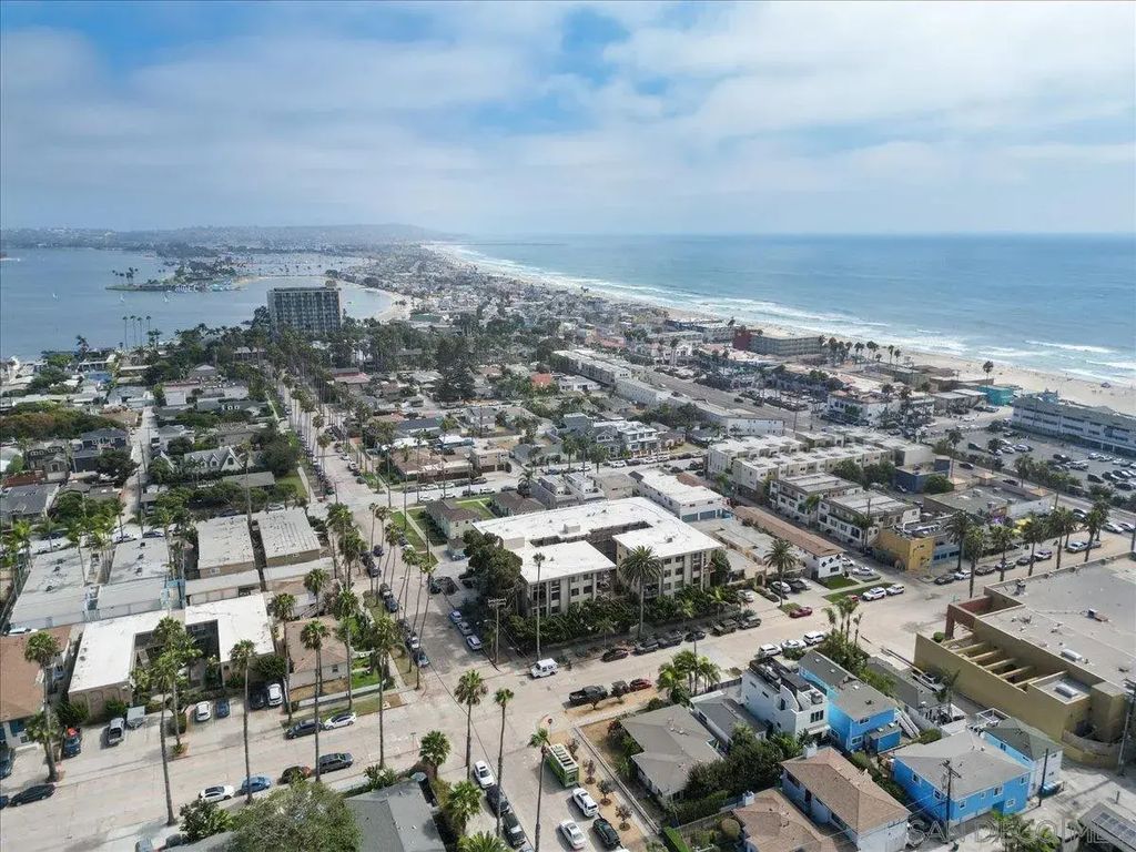881 Thomas 26, PACIFIC BEACH