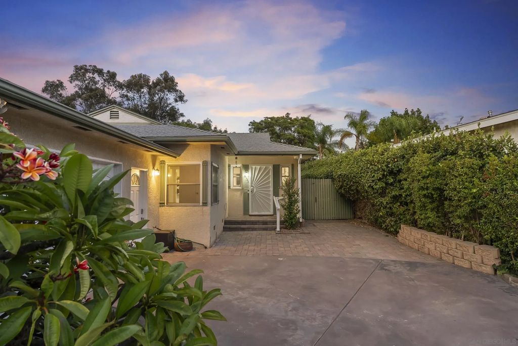 6111 Amarillo, La Mesa