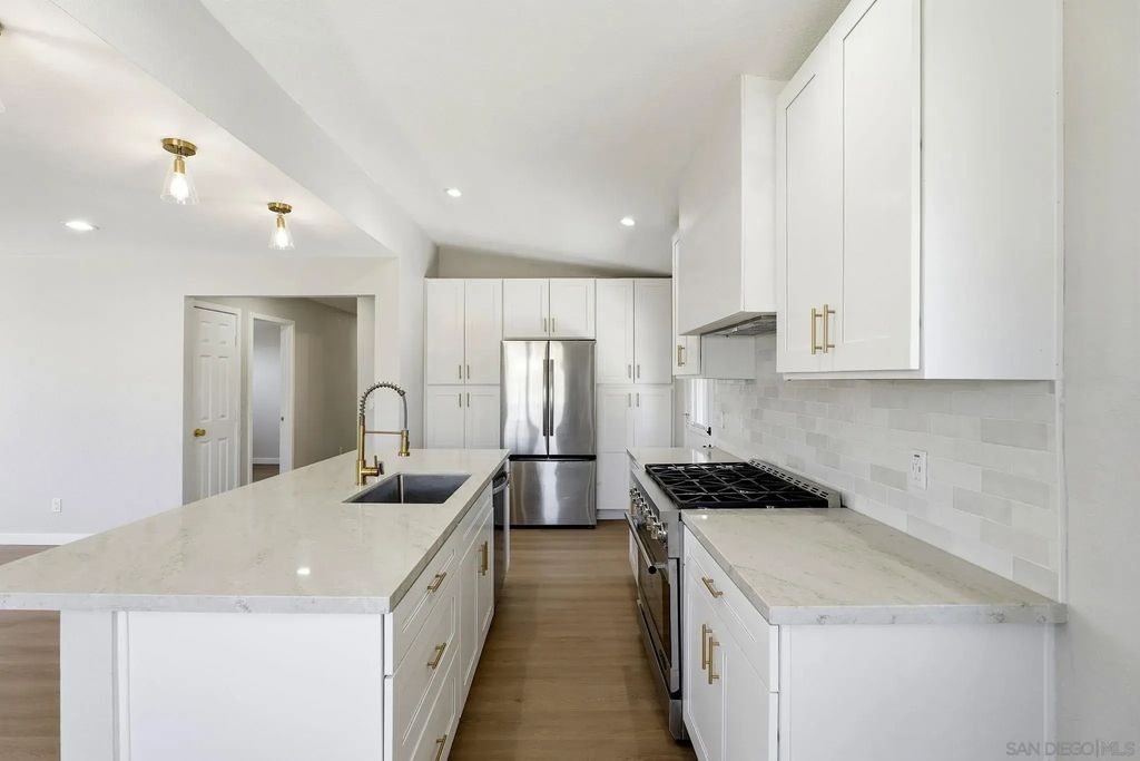 6228 Calle Pavana, SAN DIEGO