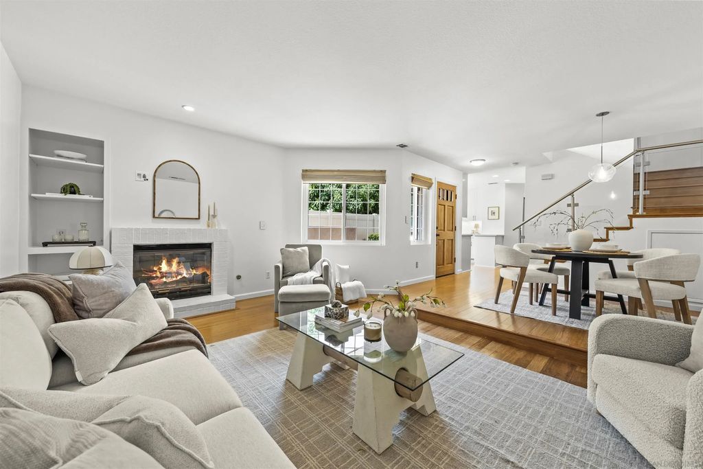 558 E Ave, Coronado