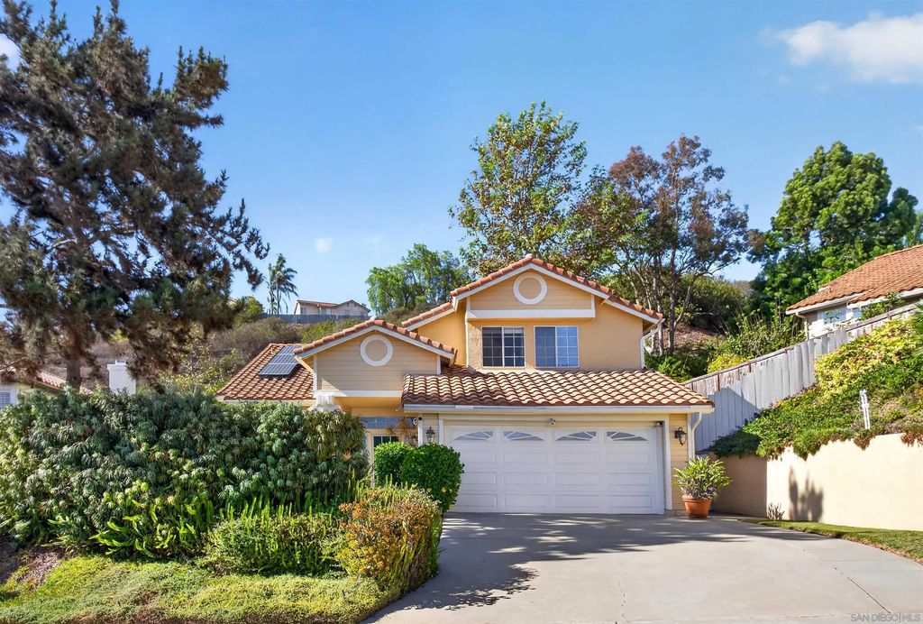 2141 Emberwood Way, Escondido