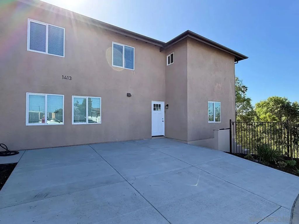 1413 Shoshone St, Oceanside