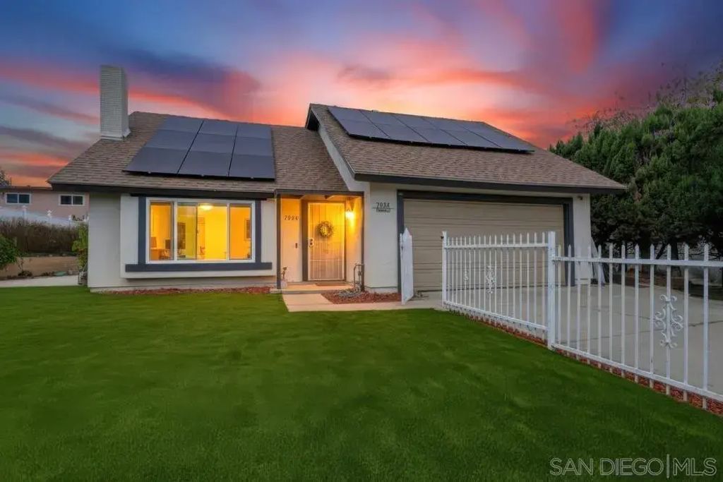 7934 Blossom Ln, Lemon Grove