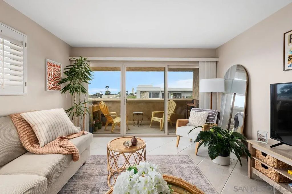 7635 Eads Ave 306, La Jolla