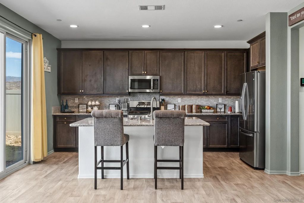 3048 Eveningcloud St, Hemet