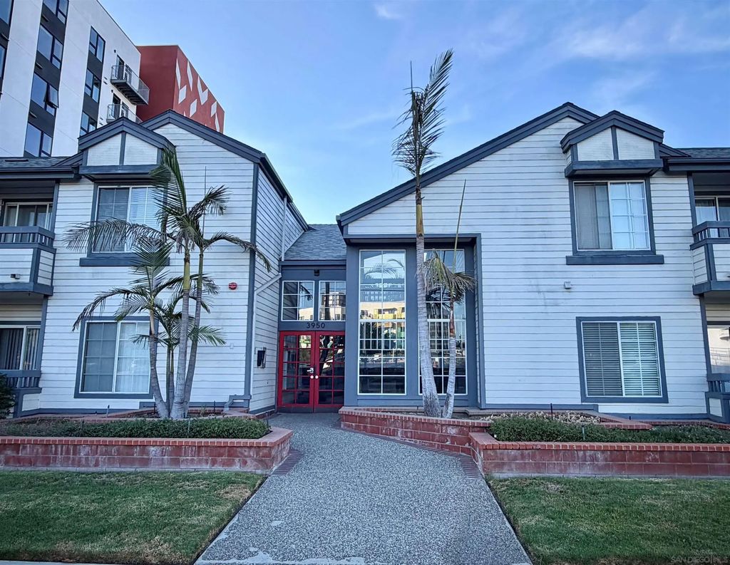 3950 Cleveland 208, HILLCREST