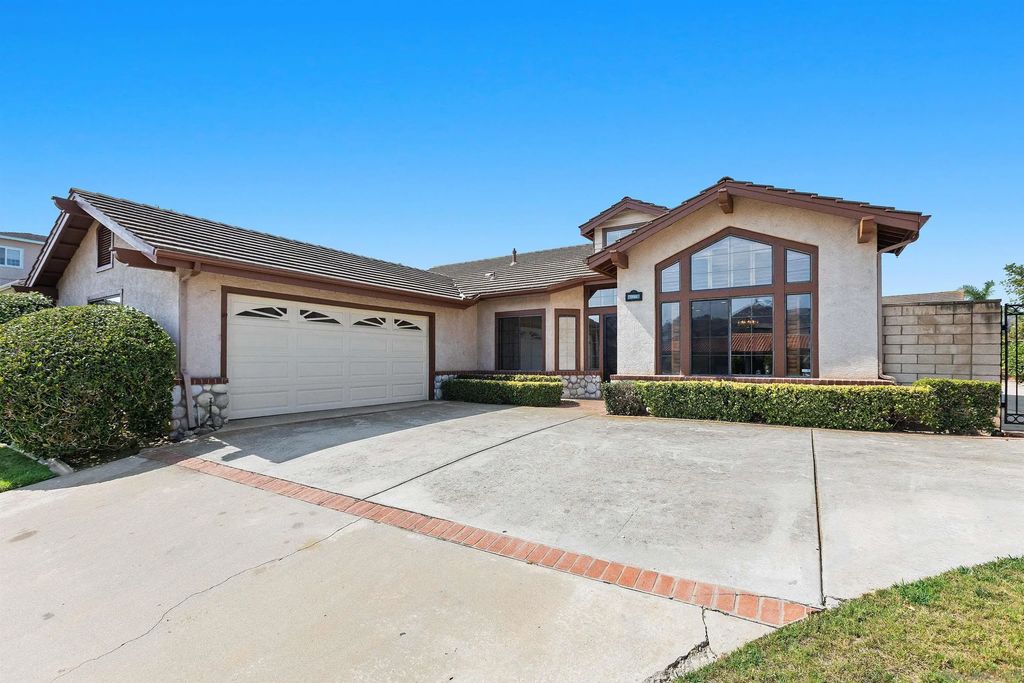1693 W Country Club, Escondido