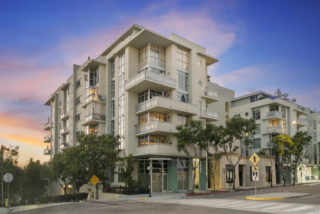3812 Park Blvd. 208, HILLCREST