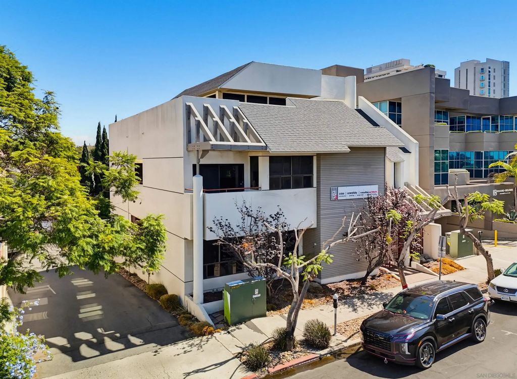 3569 Fifth Avenue, 