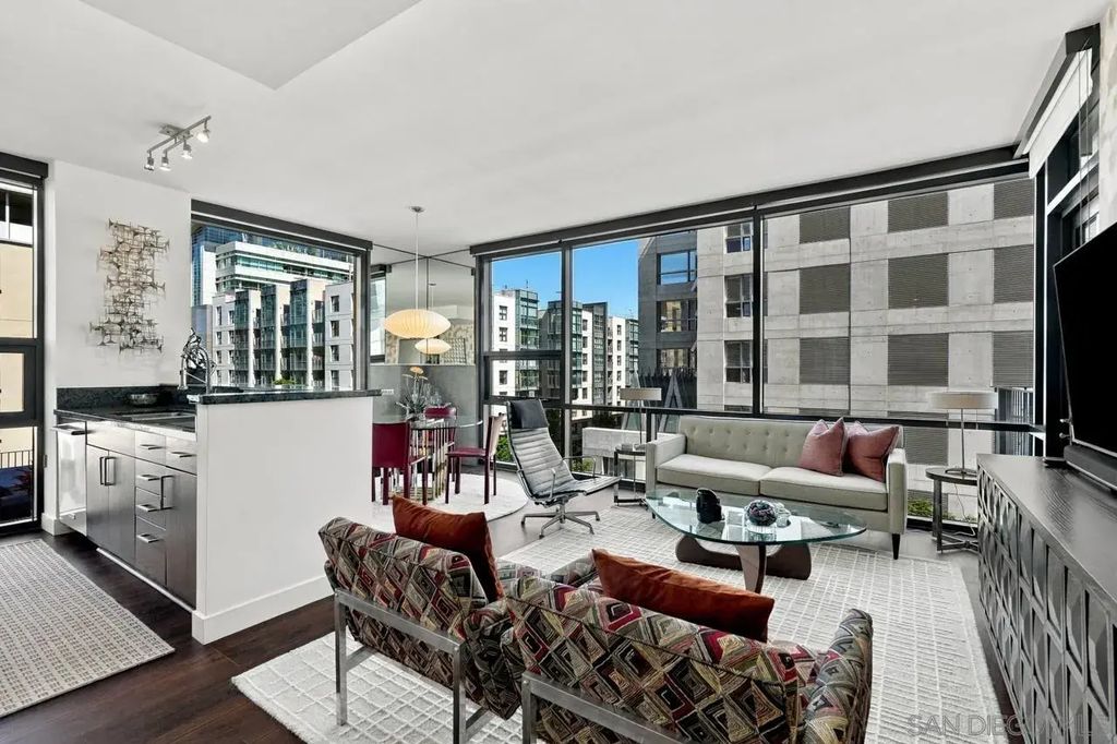 350 11th Ave 631, East Village (400)