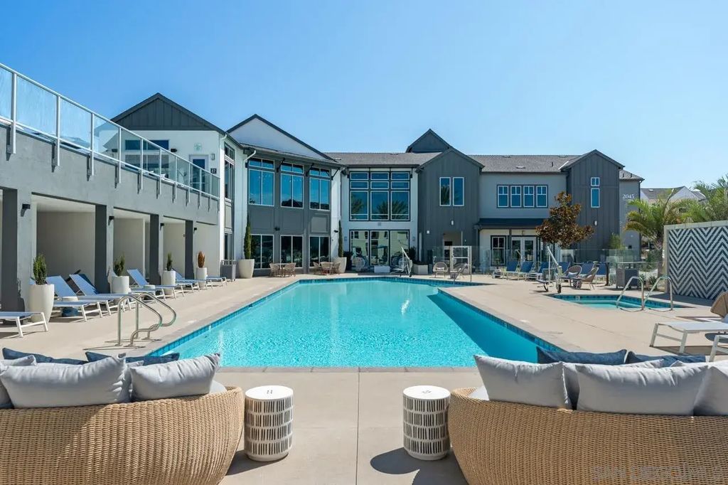 5015 Avenida Lugano 2, Chula Vista