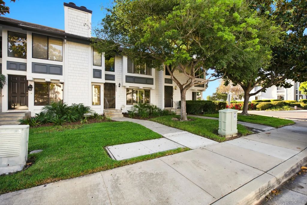 6905 Carnation Dr, Carlsbad