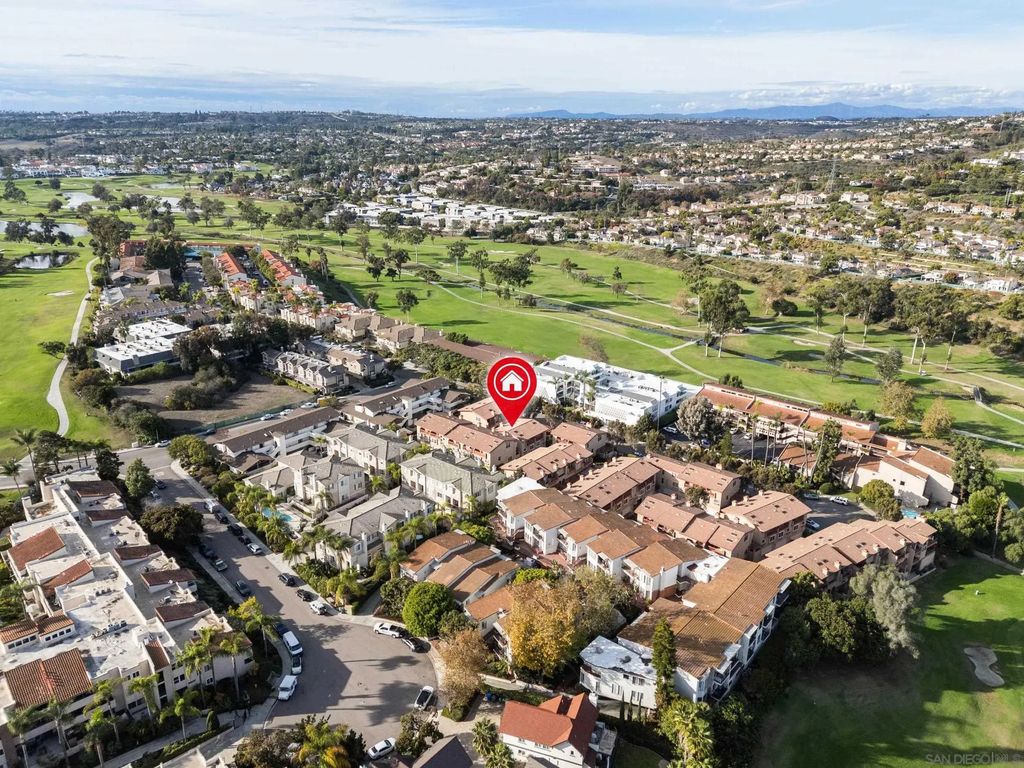 2565 Navarra Dr B, Carlsbad