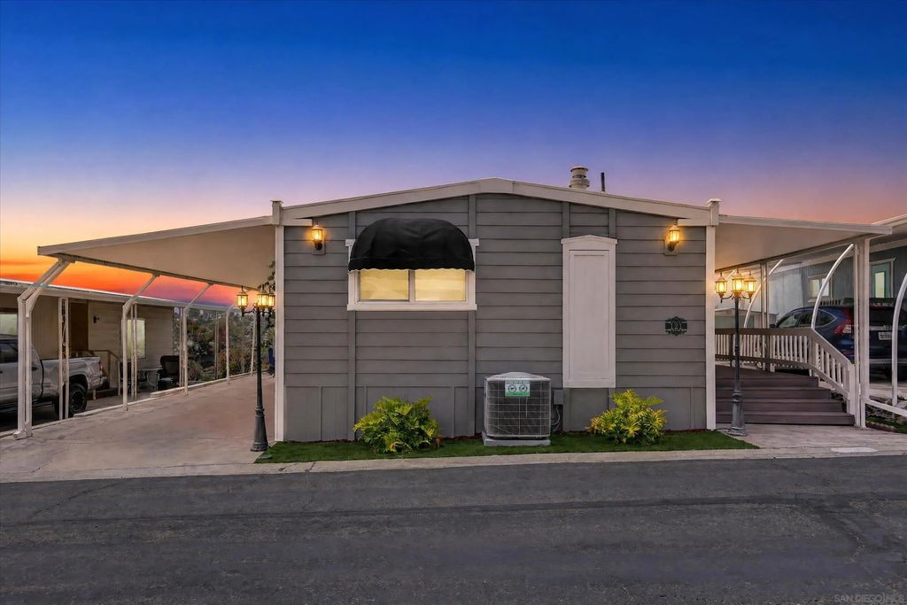 1815 Sweetwater Rd 121, Spring Valley