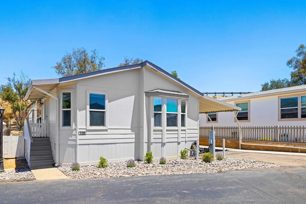 2400 Alpine Blvd 108, Alpine