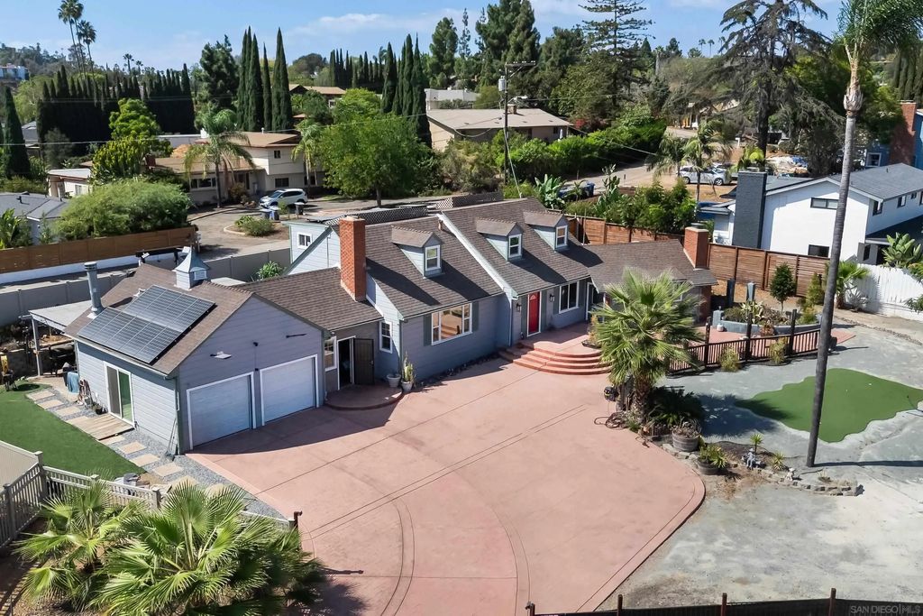 8710 Echo Dr, La Mesa
