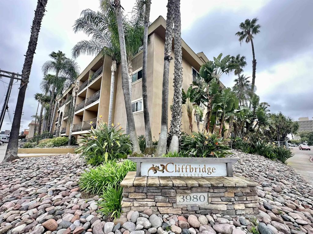 3980 8th 214, HILLCREST
