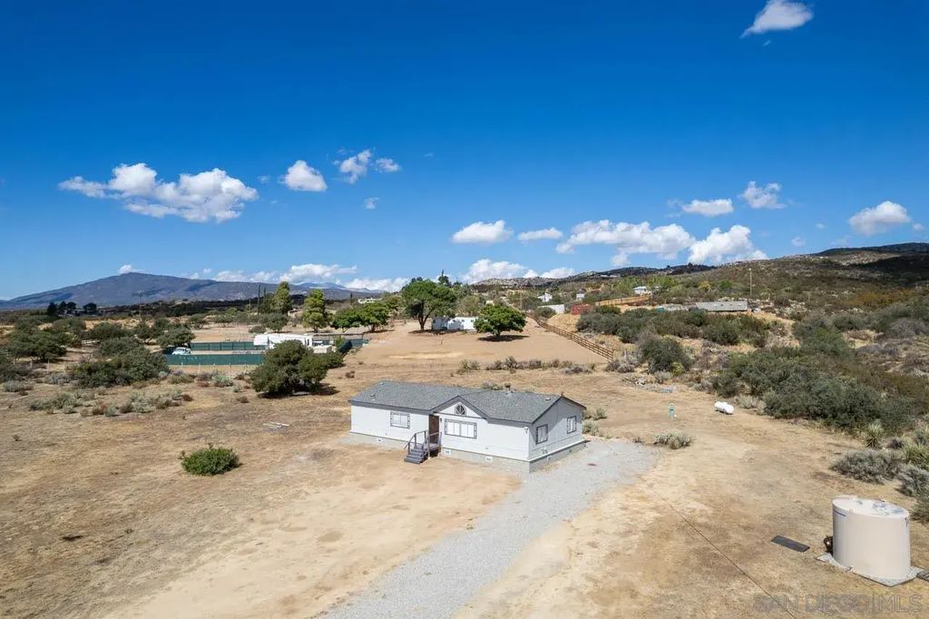 59420 Roger Lane, Anza
