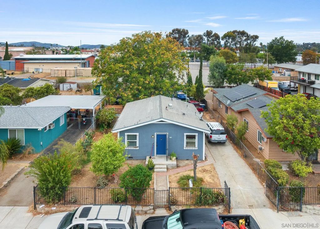 739 Park Pl., Escondido
