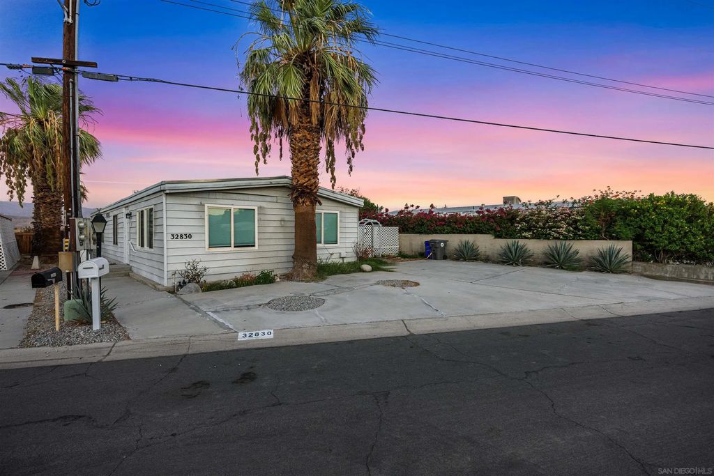32830 Guadalajara Dr, Thousand Palms