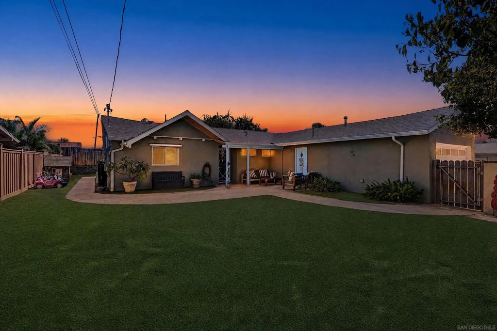 13145-47 Carriage Road, Poway